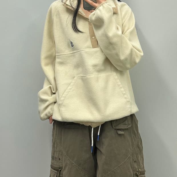 노티카 자수로고 플리스 신칠라 버튼 아노락