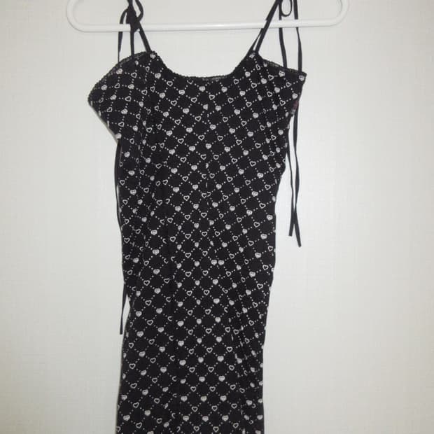 Wegangyoung black mini heart dress