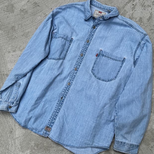 90’s–00’s Levi’s Denim shirt