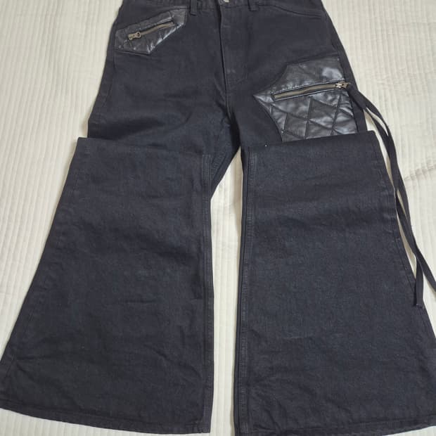 Emostanceclub 레더패치 팬츠