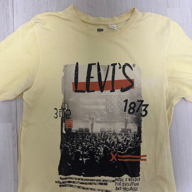 Levi’s 리바이스 그래픽 반팔 티셔츠 L