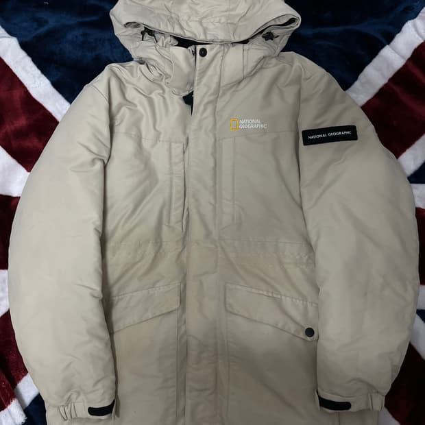 내셔널지오그래픽 베이지 패딩 110