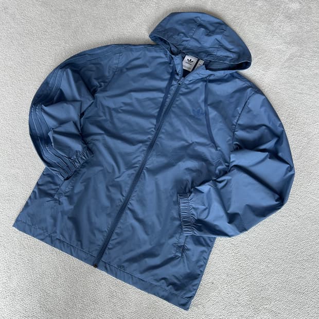 아디다스 블루 바람막이 