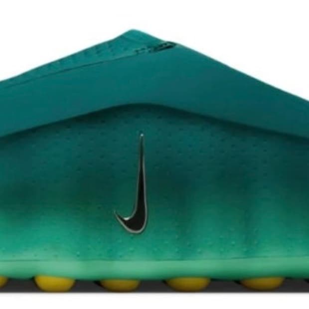 나이키 마인드 001 에메랄드 슬리퍼
