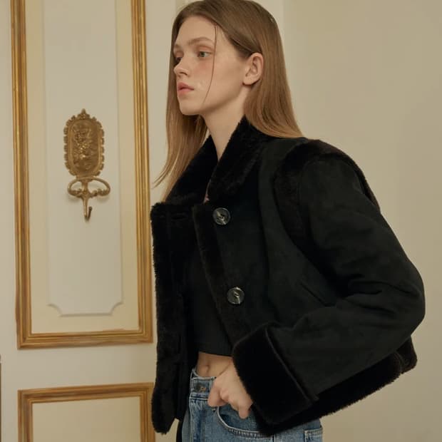 아이토브서울 바시티 무스탕 블랙