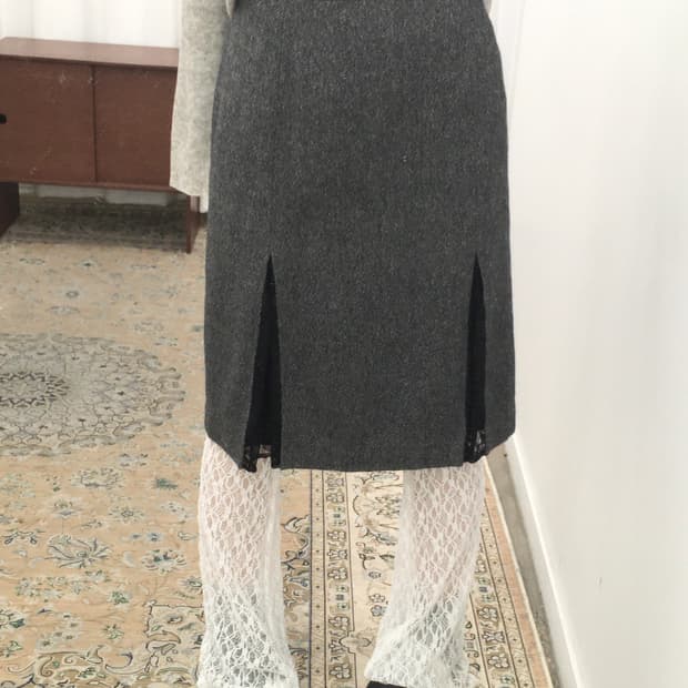 그레이 미디 스커트