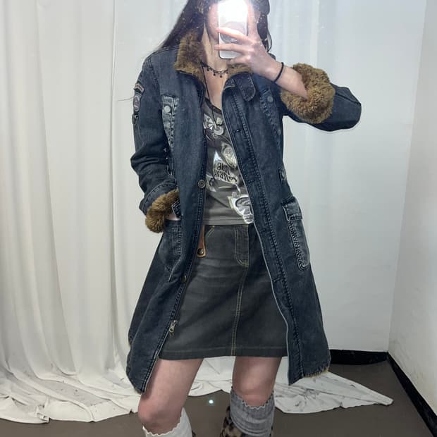 퍼 트리밍 데님 맥시 코트