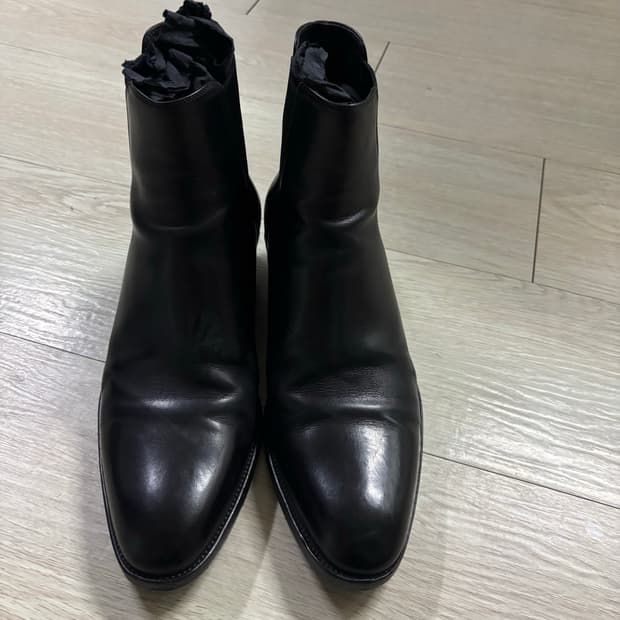 생로랑 첼시부츠 42사이즈