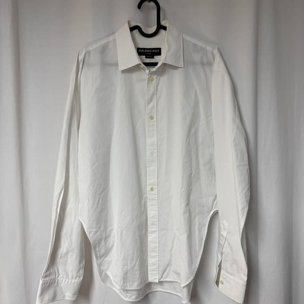 발렌시아가 17ss 딥 사이드 슬릿 셔츠