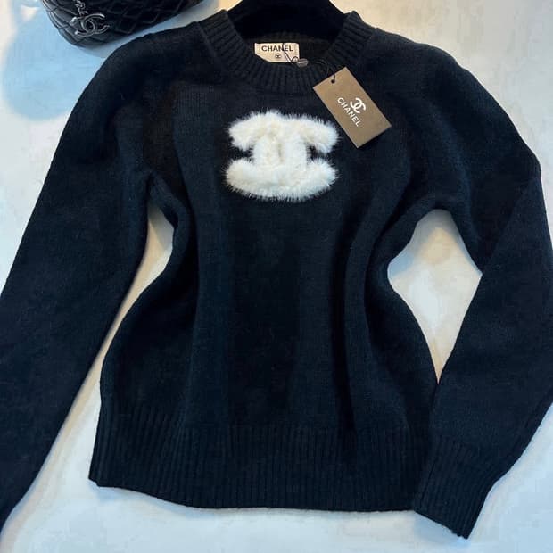 (새상품)샤넬퍼로고니트