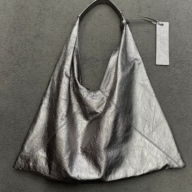 피플오브더월드 에이팩 레더 숄더백 처분 