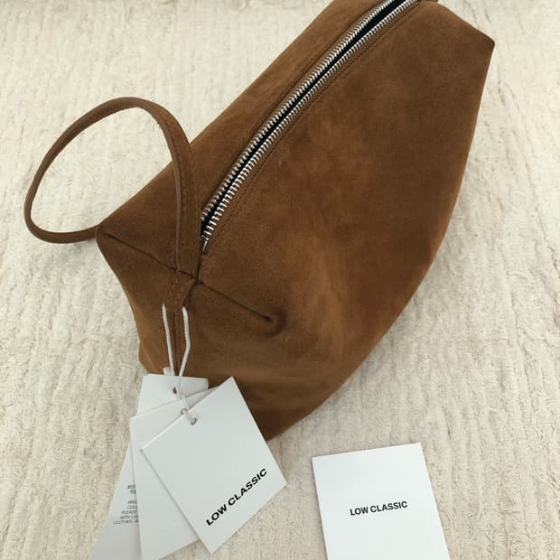 로우클래식 스웨이드 카라멜 박스백 브라운