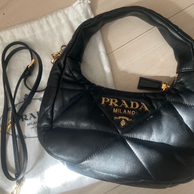 프라다 나파 가죽 호보백 블랙