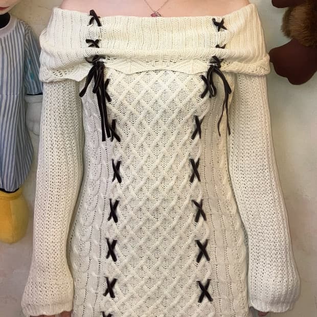 엑시즈팜 오프숄더 리본 니트 원피스