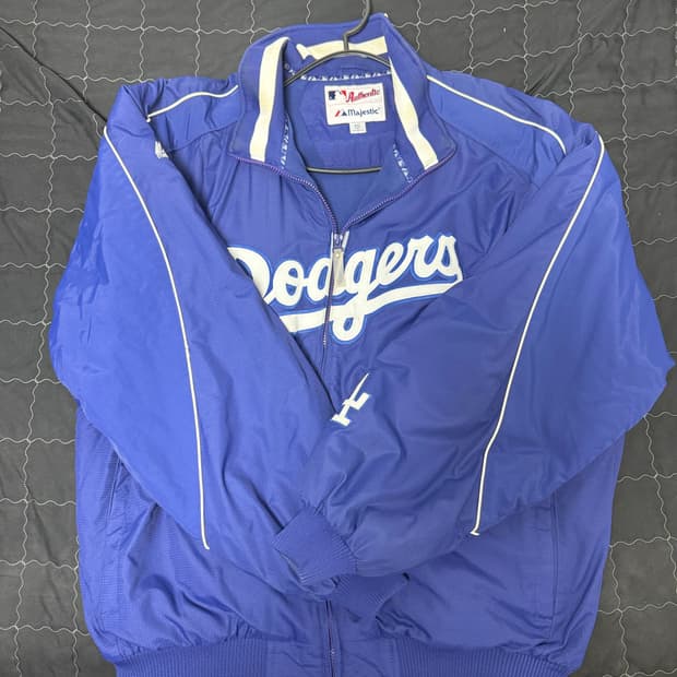 Majestic La 다져스 벤치자켓 xxl 판매합니다