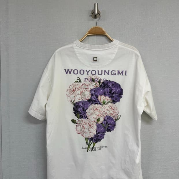 우영미 플라워 반팔 티셔츠