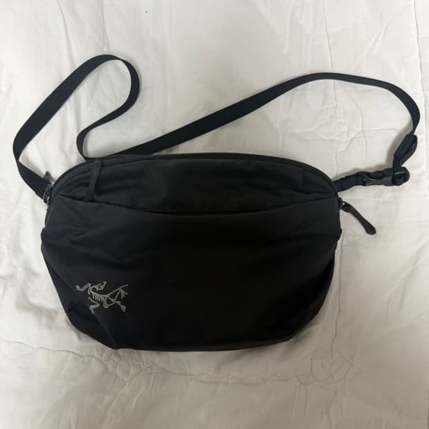 아크테릭스 크로스백