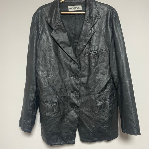 이세이 미야케 크랙 레더 자켓