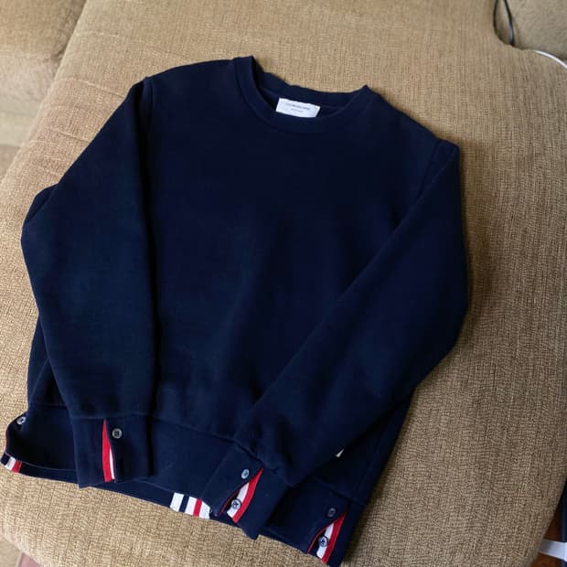 톰브라운 백삼선 스웻 맨투맨 ㅡ 95사이즈