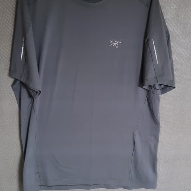 아크테릭스 반팔