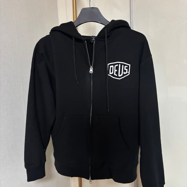데우스 서울 후드집업