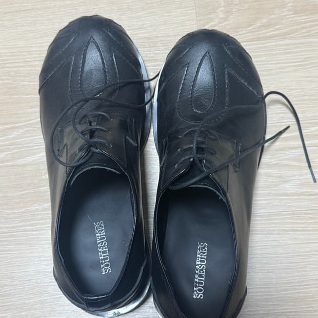 (280) 써저리 쏘유레슈어 SS001 더비 블랙