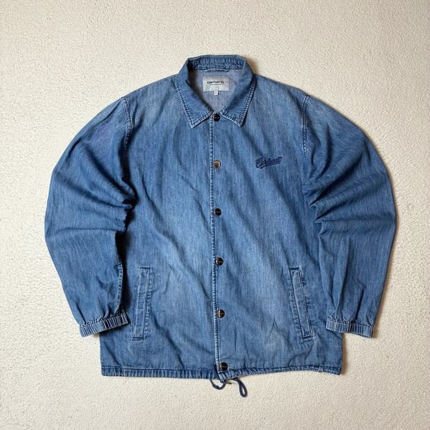 칼하트WIP 자수 로고 데님 코치 자켓 PN8023