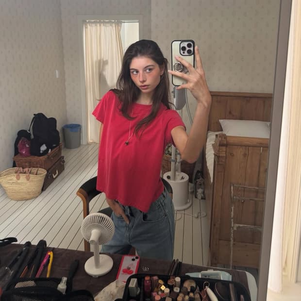 더에프유 빈티지 레드 티셔츠