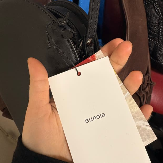 유노이아 크로스백 택 안뗀 새상품