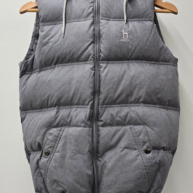 헤지스골프 여성 덕다운 패딩조끼.  
싸이즈 95