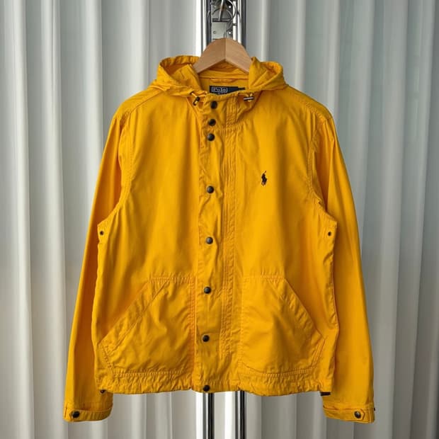 폴로 노랑색 바람막이