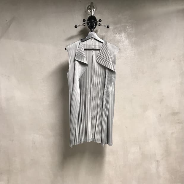 이세이 미야케 플리츠 플리즈 가디건 그레이 3(W)