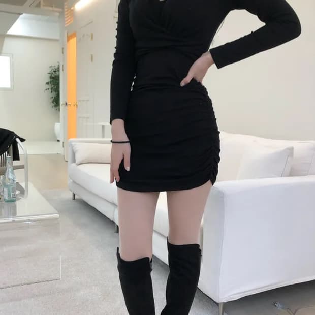 셔링 디테일 원피스 블랙