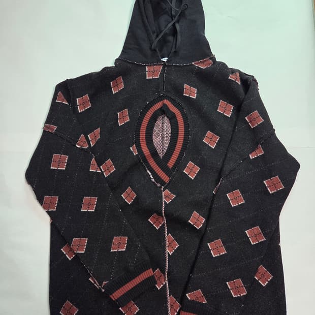 [L] 조던 루카 JORDANLUCA jaded 후드 니트