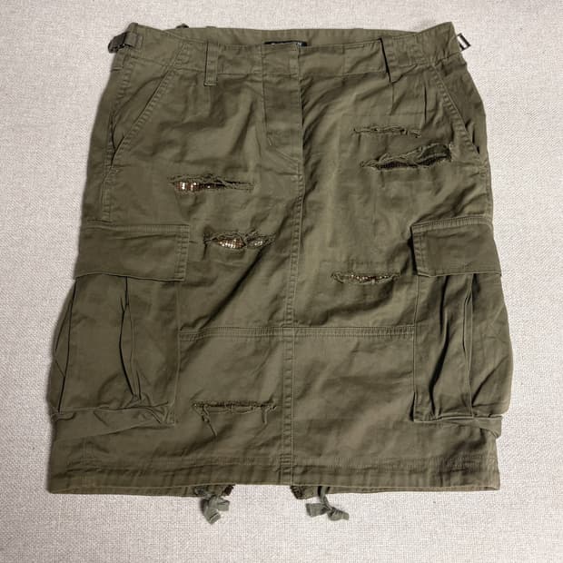 (이체시에눌) Balmain 발망 데미지 디테일 이효리 카키 카고 스커트