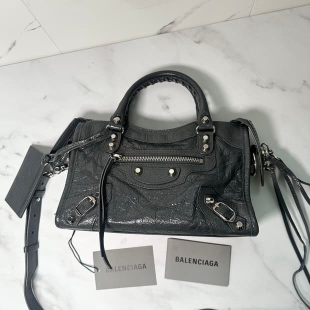 [A+ 정품] 발렌시아가 시티 모터백 미니 다크그레이