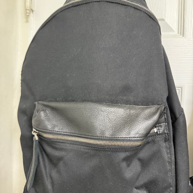 해칭룸 레더데이백팩 os