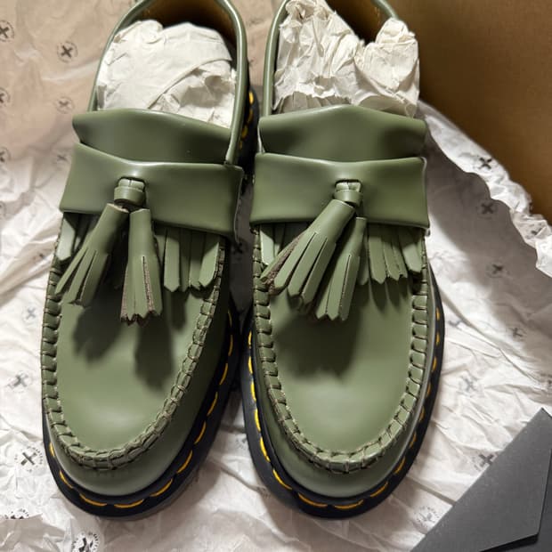 닥터마틴 아드리안 YS 카키 그린 220 새제품