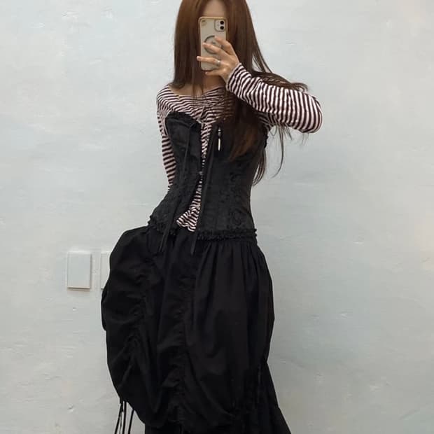 Black asymmetric balloon skirt#