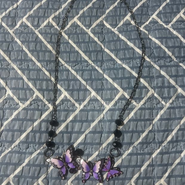 안나수이 보라 트리플 나비 목걸이