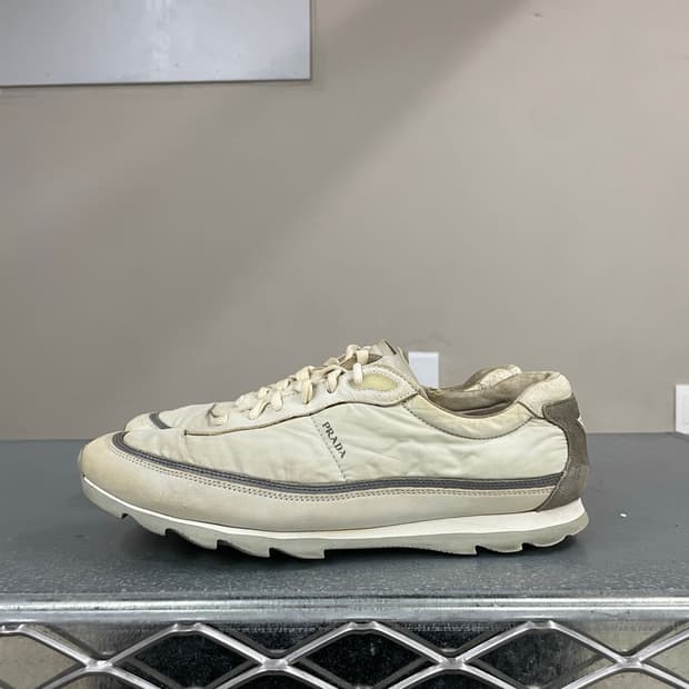 프라다 화이트 스니커즈 8