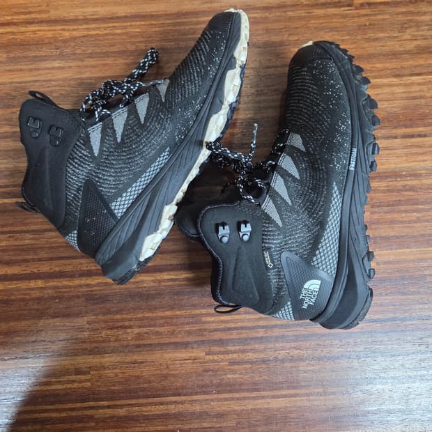 노스페이스 울트라 패스트팩 비브람 고어텍스 미드 등산화 255