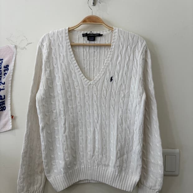 60. 폴로 꽈배기 브이넥 니트