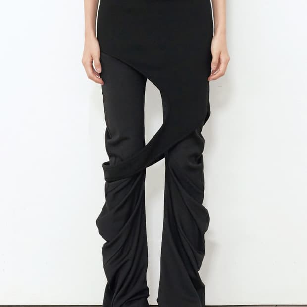 DEEP HOLE LAYERED SKIRT, BLACK