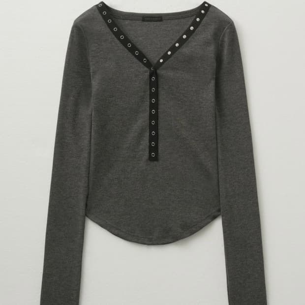 헬레네파리스 스냅 네크라인 롱 슬리브 차콜