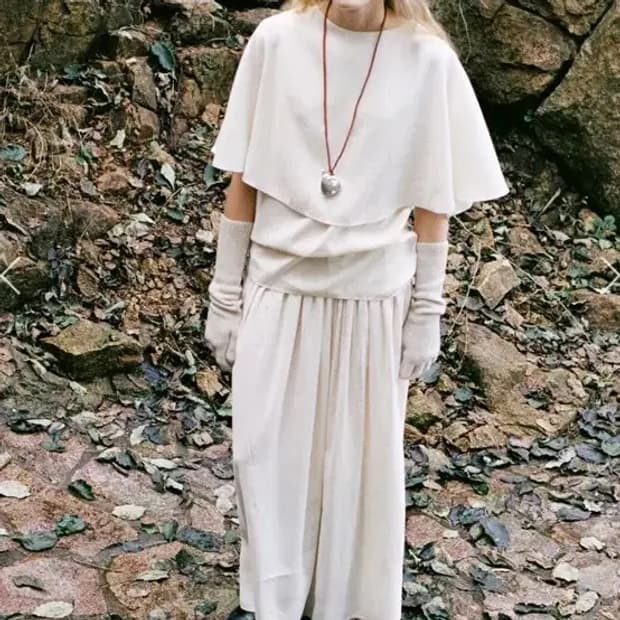 [구해요] 모노하 플로우 셔링 스커트 아이보리