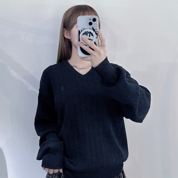 YSL 90’s 스몰로고 브이넥 니트