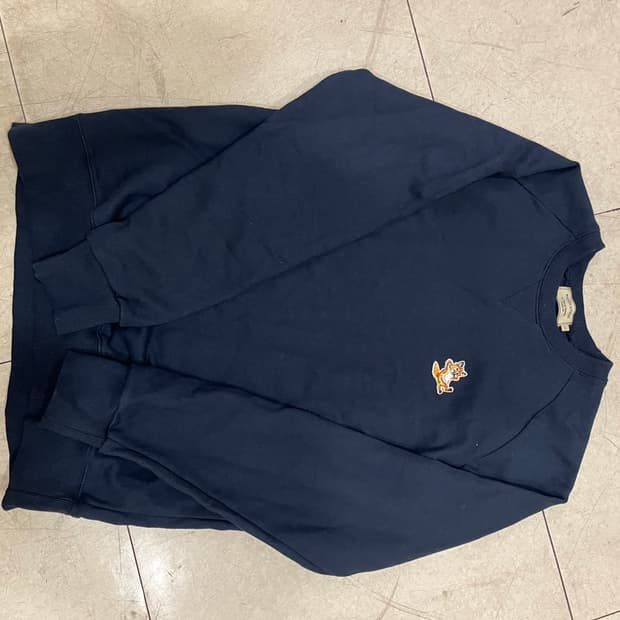 [직구] 메종키츠네 네이비 맨투맨