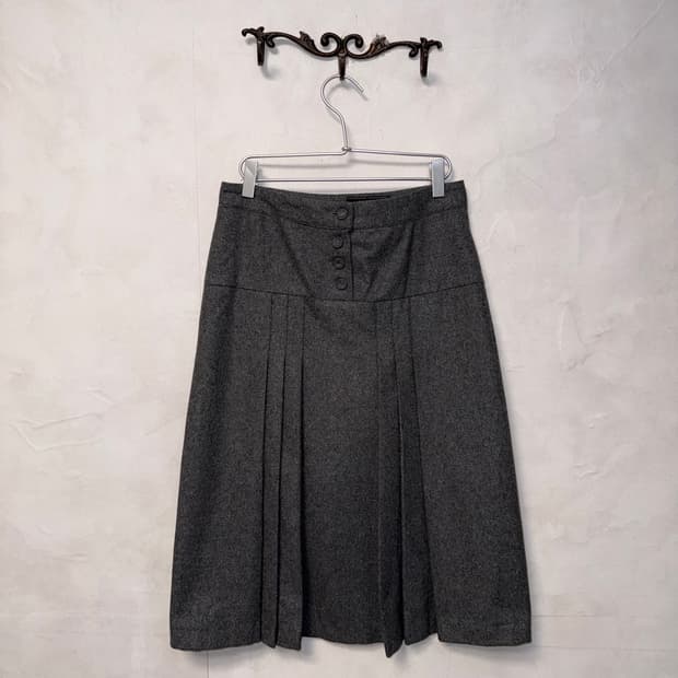 Charcoal button pleats wool skirt