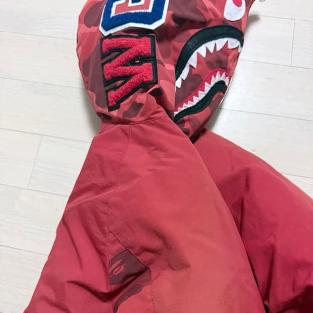 베이프 적계 패딩 샤크 후드집업